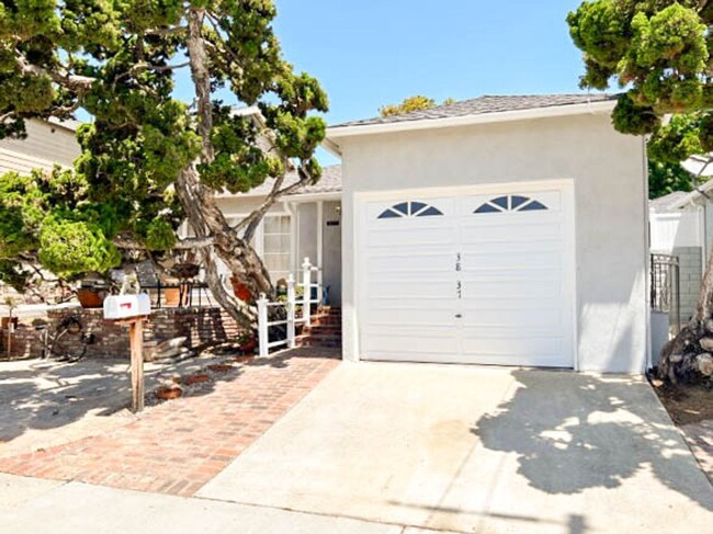 Building Photo - EASTSIDE BUNGALOW LONG BEACH