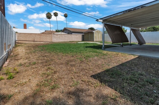 Building Photo - 7823 Appledale Ave