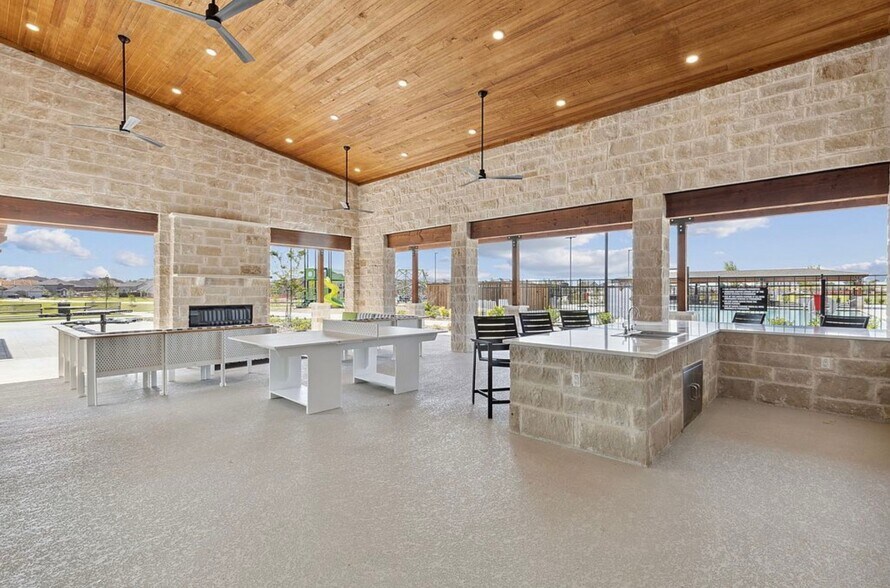 Building Photo - 1012 Rosemary Hill Dr