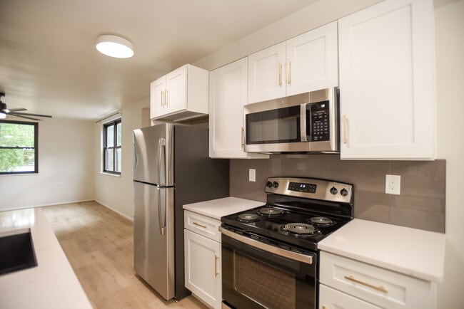 Building Photo - Farragut Flats