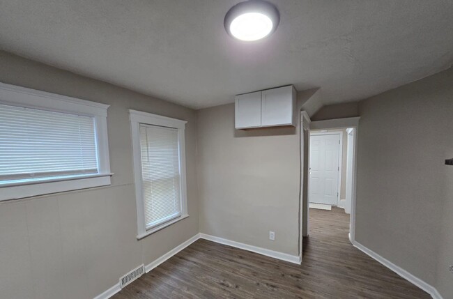 Building Photo - Renovated 3-Bedroom Home – We Welcome Sect...