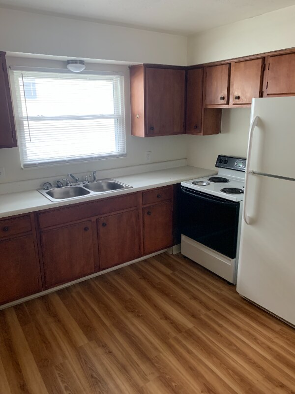 Building Photo - 1210 Wyley Ave