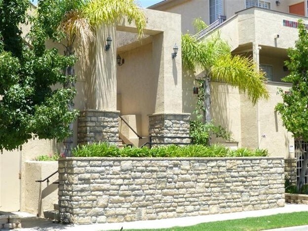 Building Photo - 1202 Donax Ave