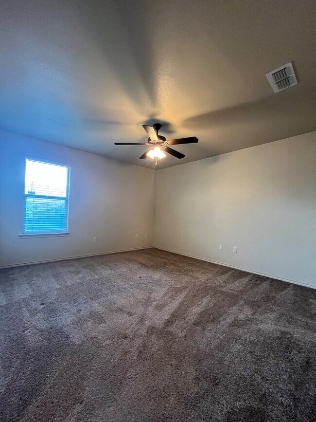 Building Photo - Cute 3/2/2 townhome in the Lubbock-Cooper ...
