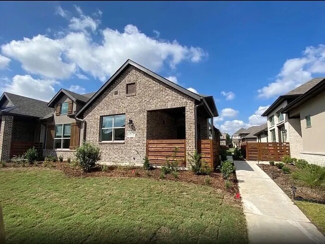 Primary Photo - 1625 Dewberry Ln