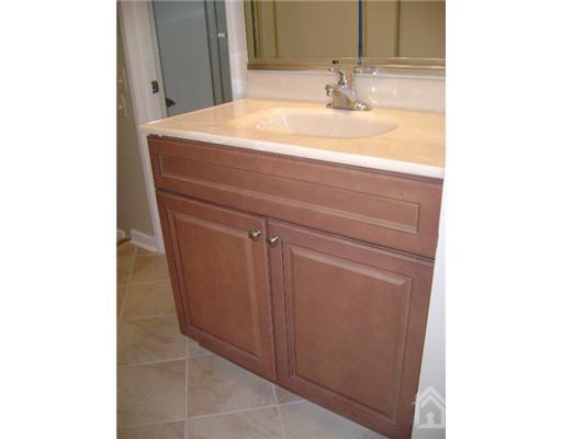 Building Photo - 107 Chatham Dr