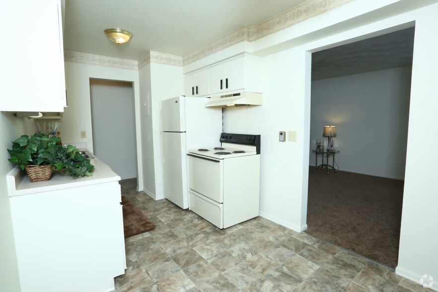 South Square Apartments 2455 Aurelius Rd Holt MI 48842 Apartment Finder