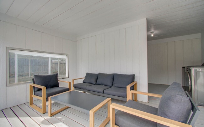 Building Photo - 2103 Radcliffe St