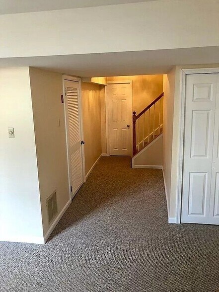 Building Photo - 4662 Louise St Claire Dr