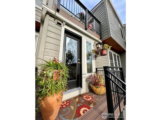 Building Photo - Chic Renovated Three Level Condo in Walnut Grove, Whittier neighborhood