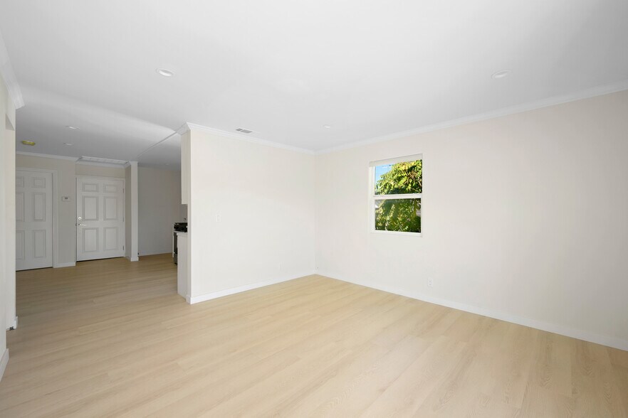 Building Photo - 5228 Auckland Ave