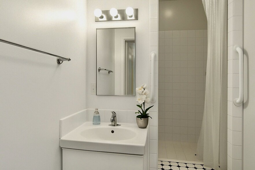 Building Photo - 217 Poinsettia S Pl