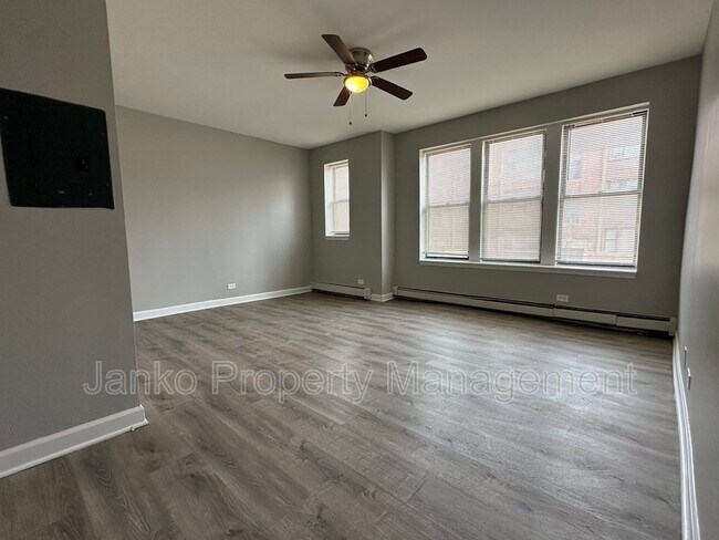 Building Photo - 52 N Parkside Ave