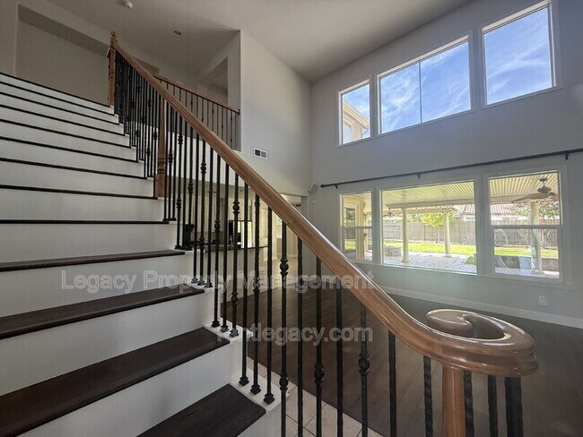 Building Photo - 8843 Latigo Ct