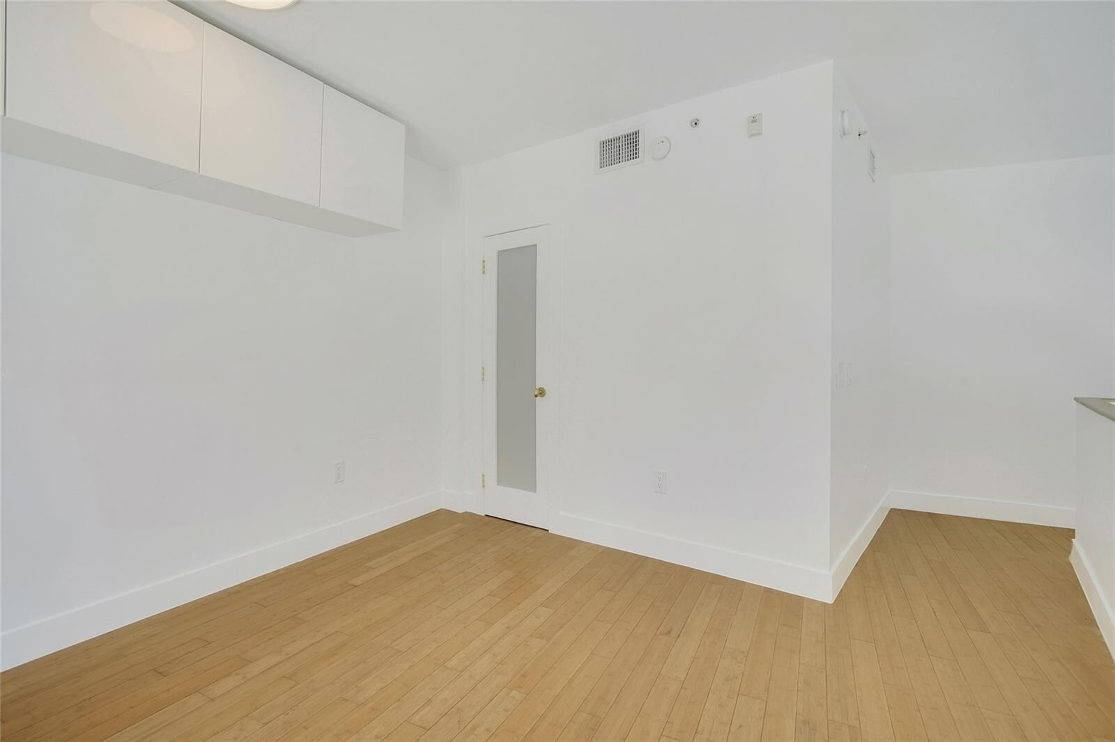 Building Photo - 1528 Brickell Ave