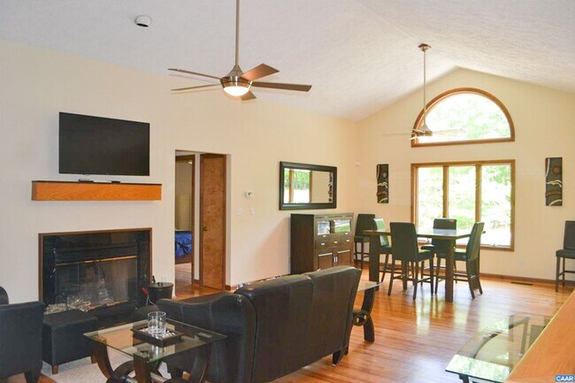 Building Photo - Furnished Golf Course Rental