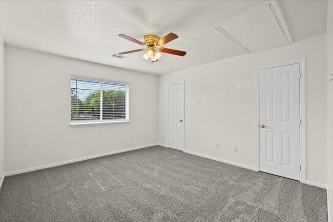 Building Photo - 5063 Akumal Calle