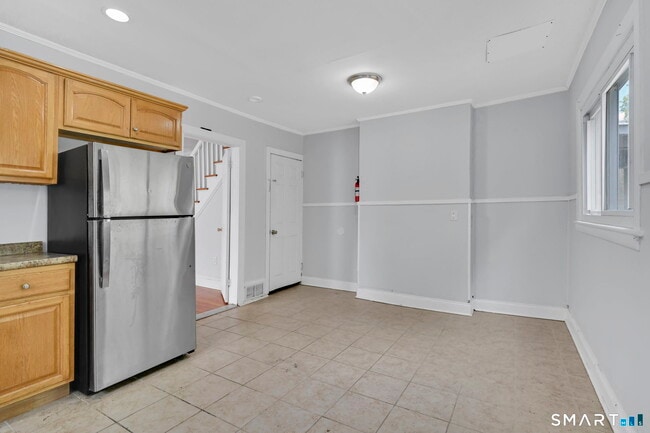 Building Photo - 42 Hartford Ave