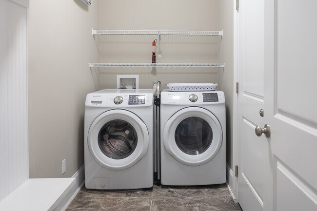 Building Photo - 2533 Capstone Dr