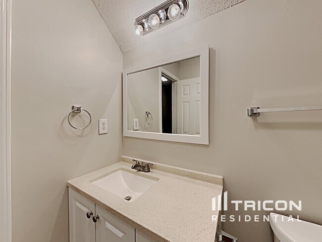 Building Photo - 5472 Brickleberry Way