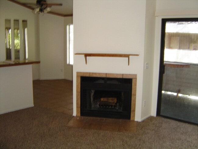 Building Photo - The Villages at Midvale Park 2/2 Condo with AC and all appliances