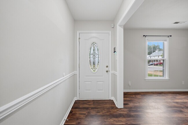 Building Photo - 2252 Newstead Dr