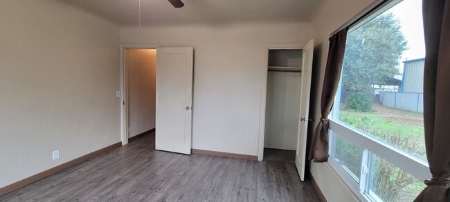 Building Photo - Anderson Home With Lots Of Character!  2 Bedroom 1 Bath With Carport and Shop