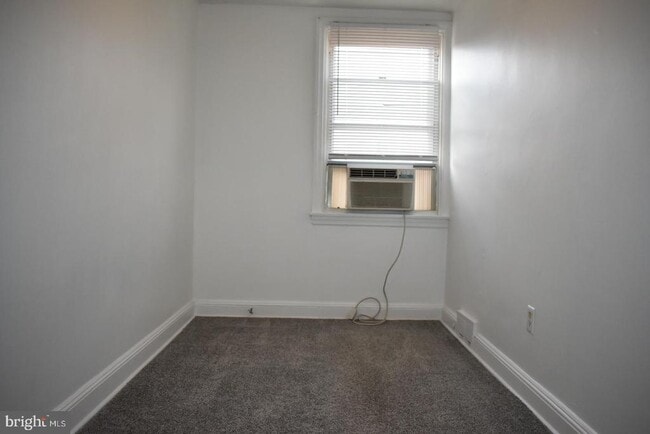 Building Photo - 7305 Woodcrest Ave