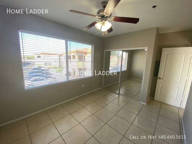 Building Photo - Upscale Condo in Gated Community with Lavi...