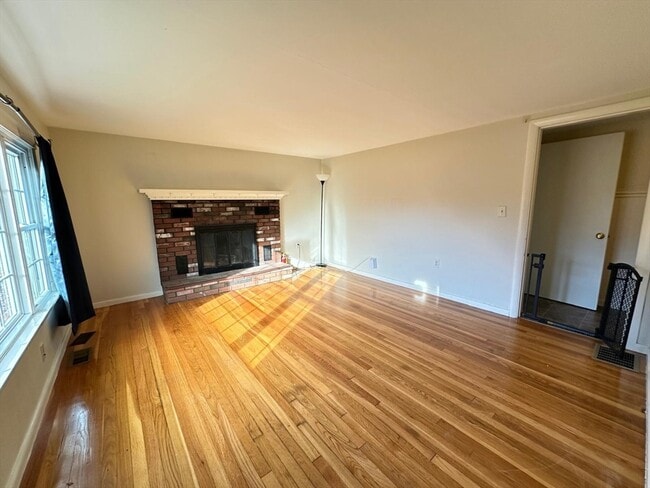 Building Photo - 91 W Main St