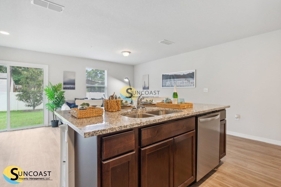 Building Photo - 7649 Mailes Ct