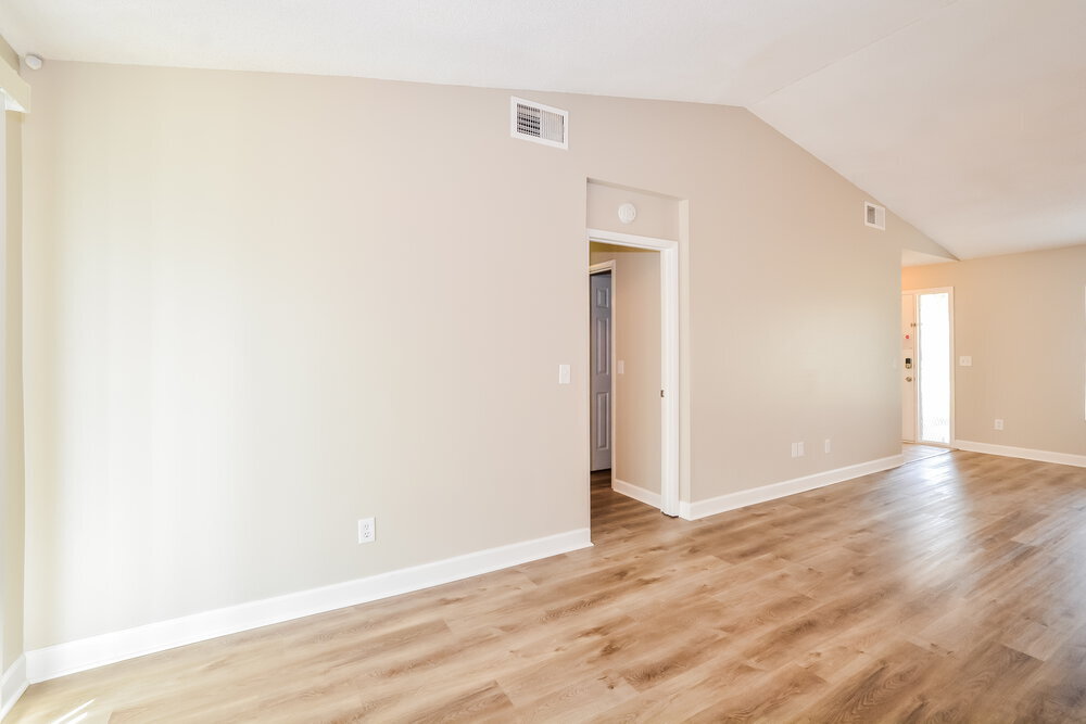 Building Photo - 426 Iowa Woods Cir E