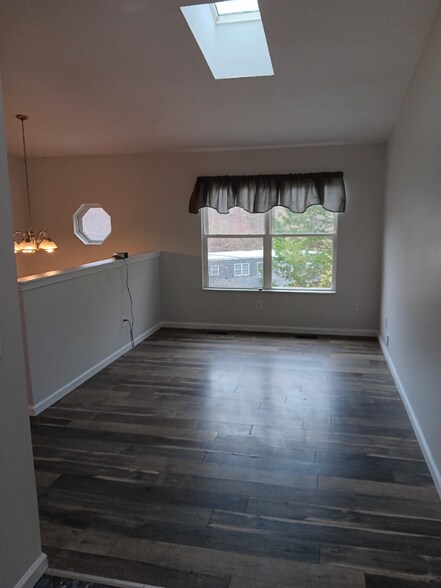 Building Photo - 5520 Carla Dr