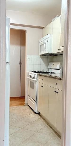 Building Photo - 2678 Ocean Ave