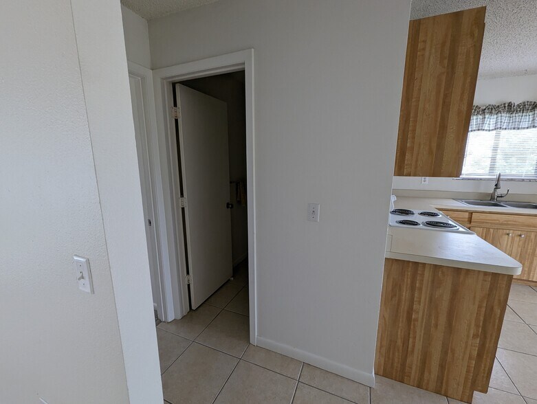 Hallway-Kitchen/2nd bedroom/bathroom - 3740 Giblin Dr