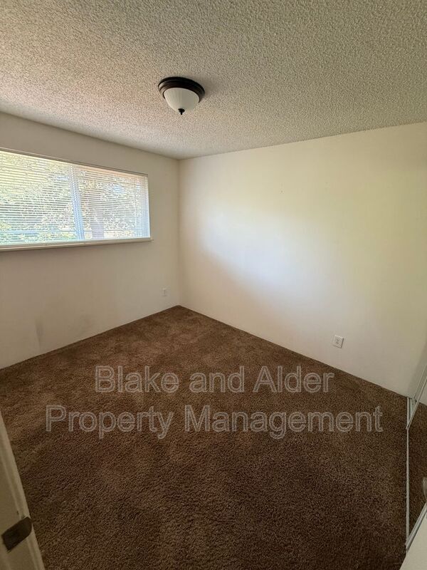 Building Photo - 4105 NE Killingsworth St