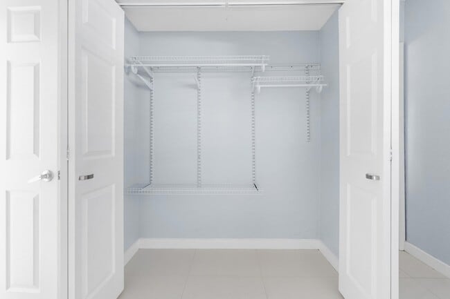 Building Photo - 416 NE 15th Ave