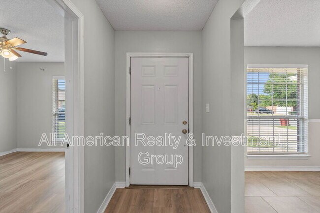 Building Photo - 203 Citadel Ln
