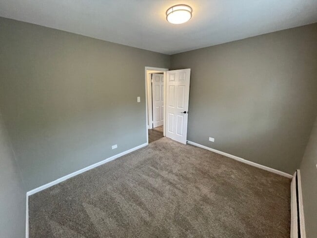 Building Photo - 7 N Dryden Pl
