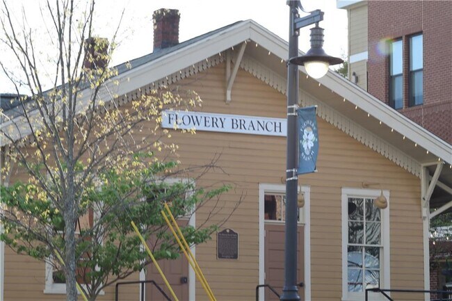 Building Photo - 5120 Railroad Ave