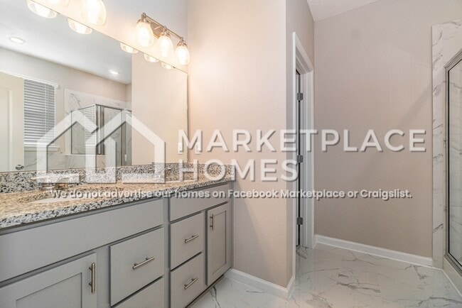 Building Photo - 11033 Stapleton Dr