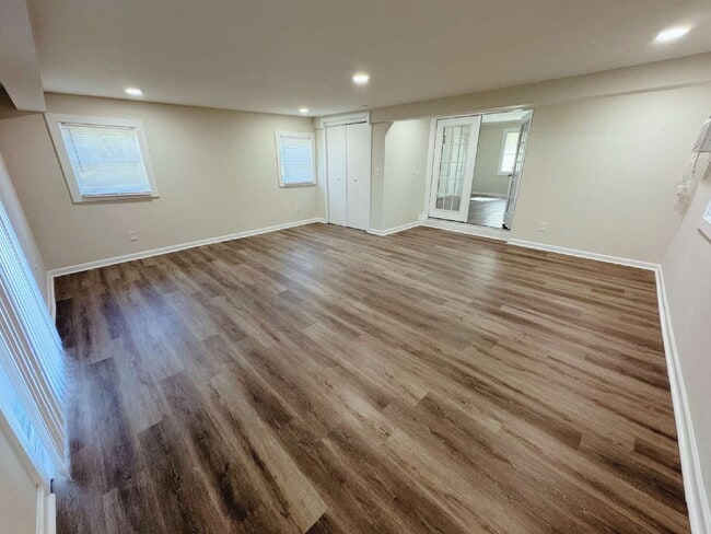 Building Photo - Welcome Home to Timeless Charm and Modern Comfort