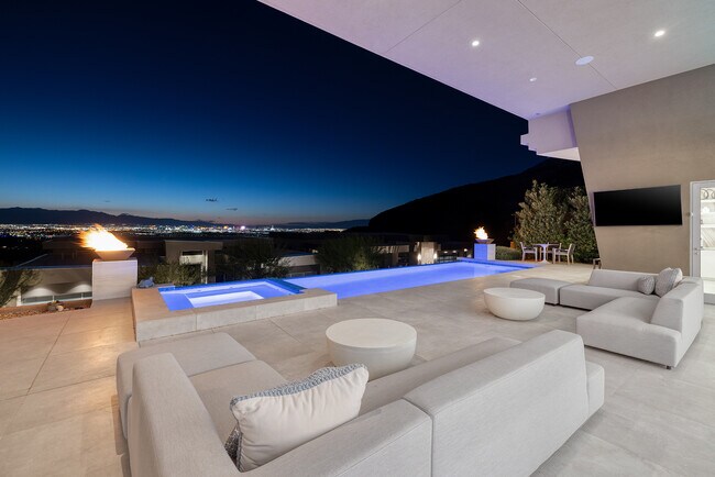 Building Photo - 663 Palisade Rim Dr