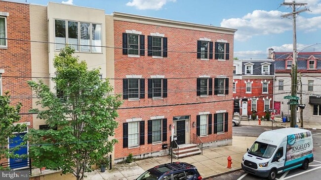 Building Photo - 2423 Grays Ferry Ave