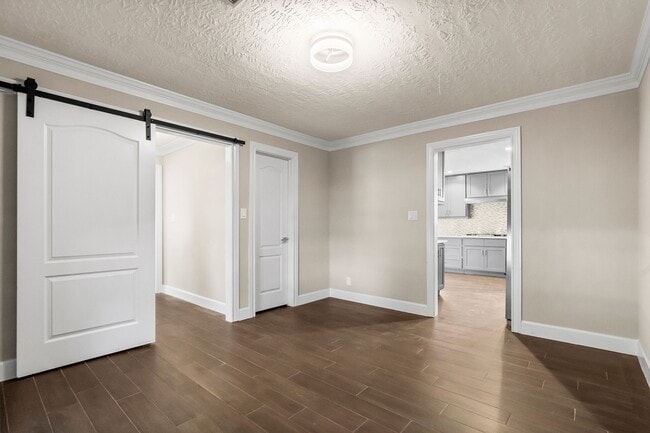 Building Photo - 11715 Park Creek Dr