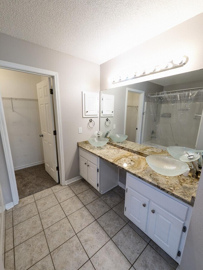 Building Photo - 9475 Pine Lily Ct