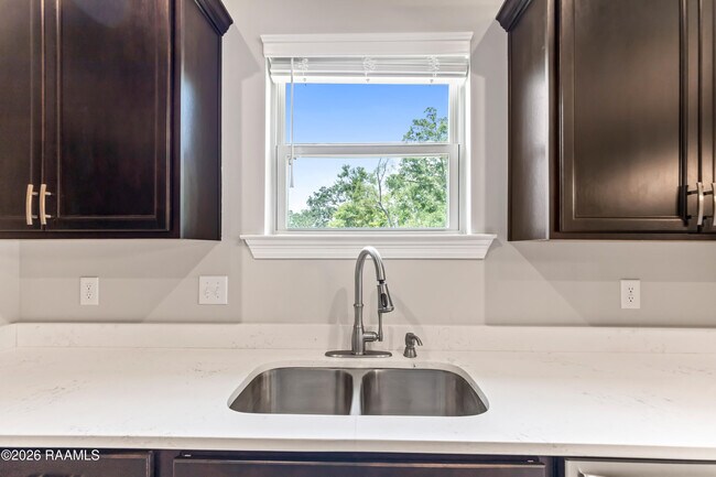 Building Photo - 128 Rose Of Sharon Ln