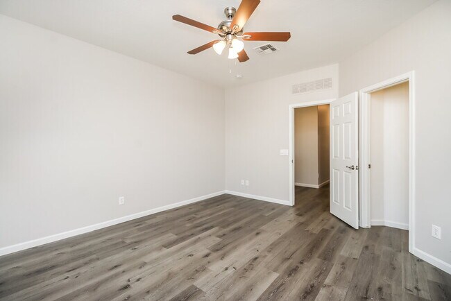 Building Photo - 17320 W Caribbean Ln