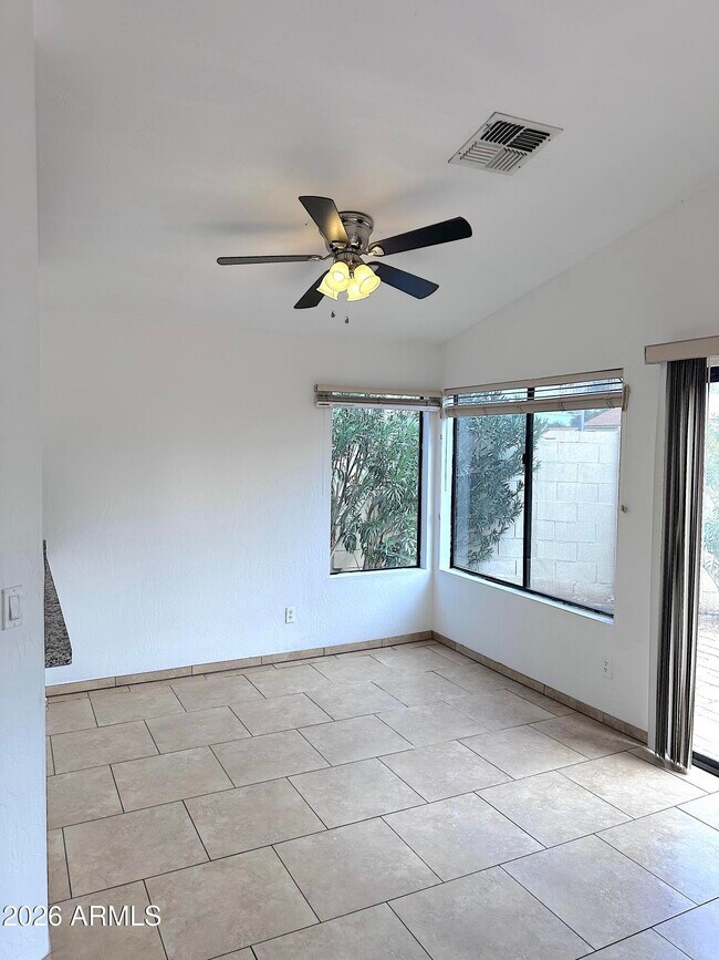 Building Photo - 4725 E Brown Rd