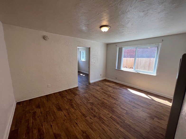 Building Photo - 955 16th St.